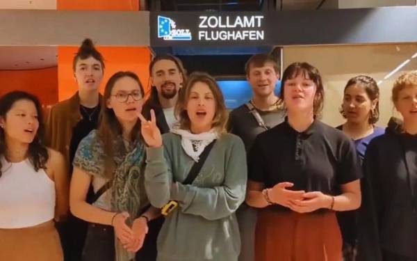 Video from internationalist youth following their repatriation from Turkey