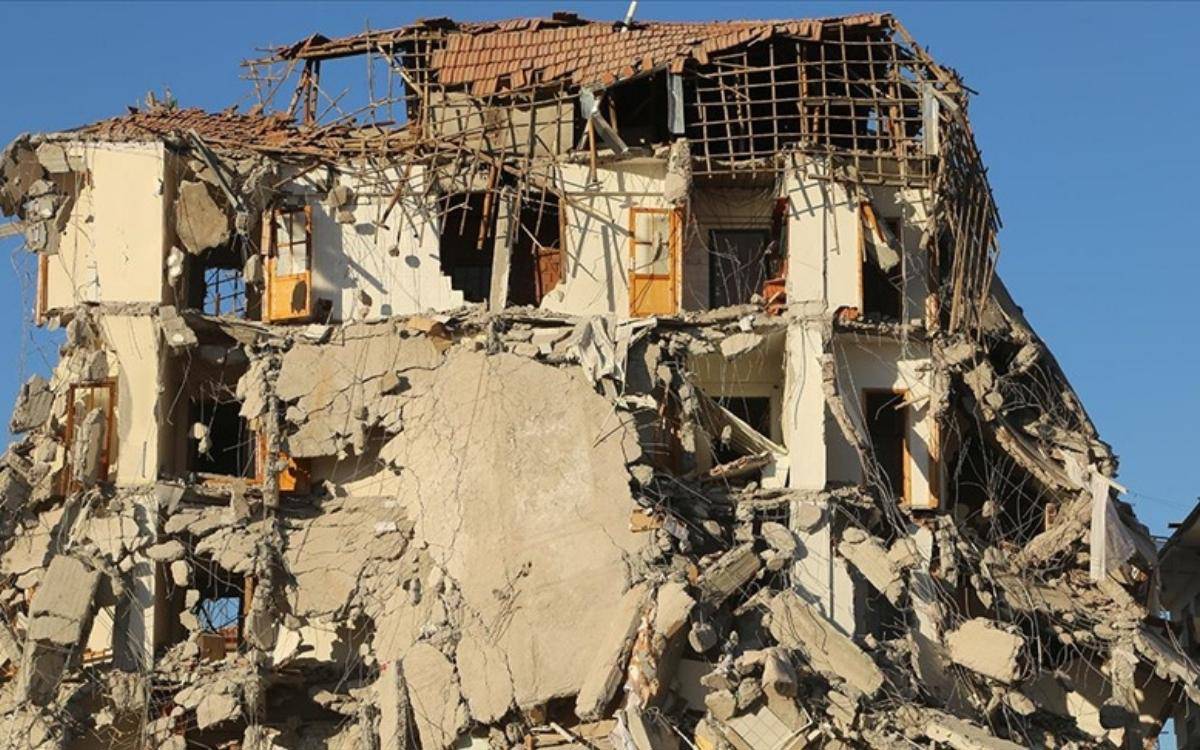Depremde kaybolanların bulunması önergesi AKP-MHP oylarıyla reddedildi