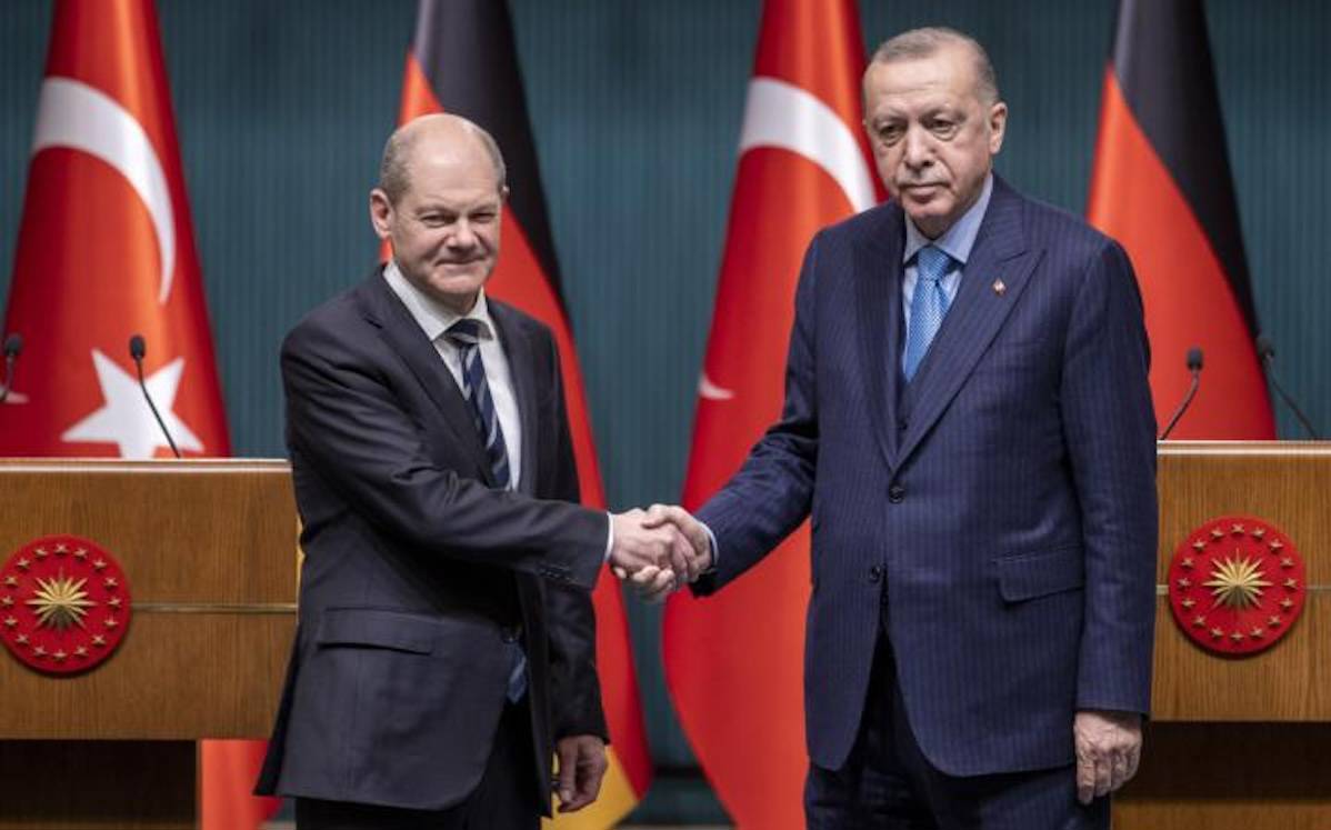 Scholz, Erdoğan'ın İsrail'in "meşruiyet"ine yönelik sözlerine "saçma" dedi