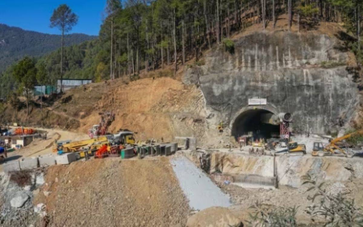Hindistan’da işçiler 13 gündür tünelde mahsur
