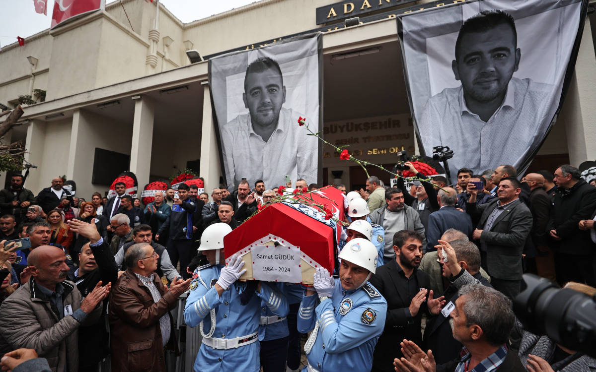 Adana’da belediyede öldürülen Samet Güdük defnedildi