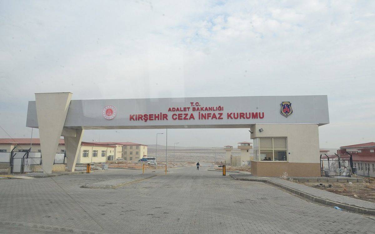 ÇHD: Kırşehir S Tipi’ndeki gardiyanların yakasında kamera bulunuyor