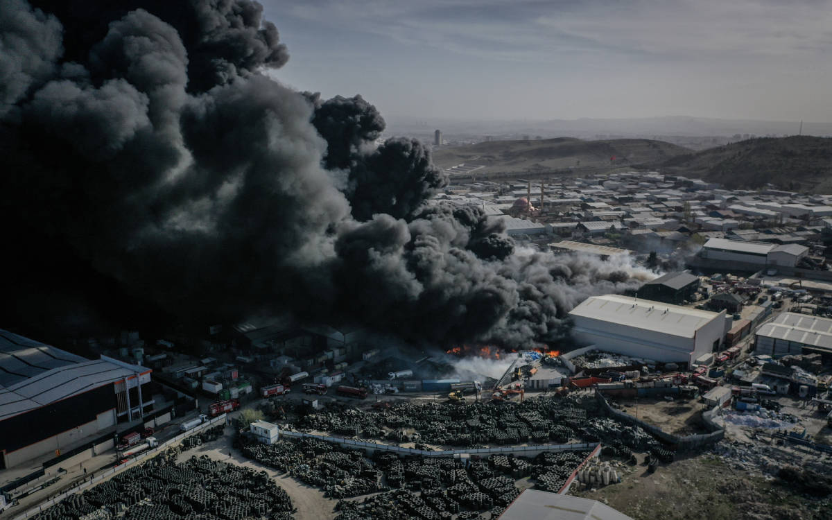 Ankara’da Hurdacılar Sanayi Sitesi'nde yangın çıktı
