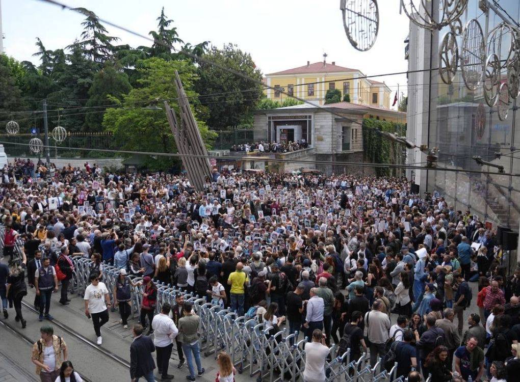 Af Örgütü’nden çağrı: Galatasaray Meydanı, Cumartesi Anneleri’ne 1001. haftada da açılsın