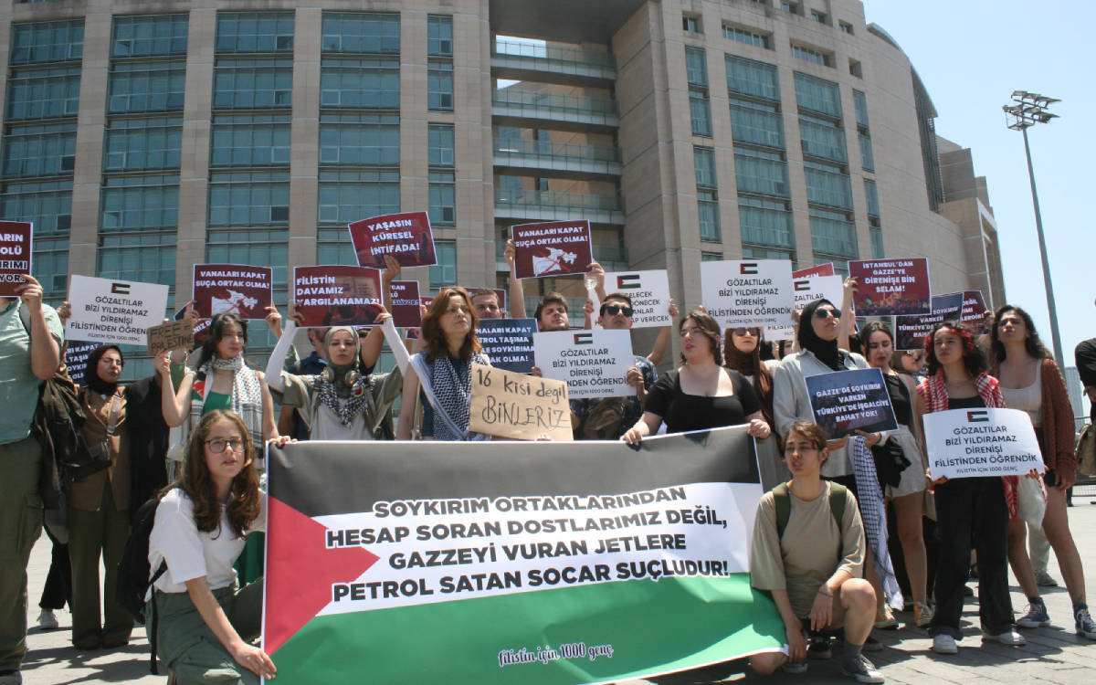 Azerbaycan şirketini protesto ettikleri için gözaltına alınan 13 genç serbest