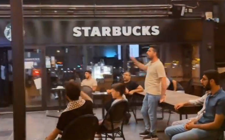 Diyarbakır’da Starbucks ve Burger King'e tekbirli saldırı