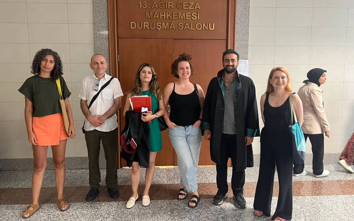Gazeteci Elif Akgül'e iki X paylaşımından beraat