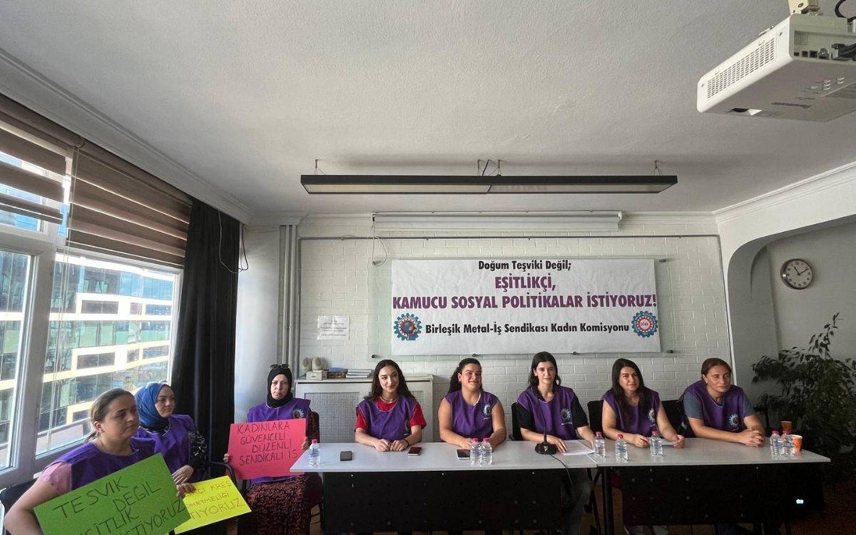 Metal işçisi kadınlar: Doğum teşvikine hayır