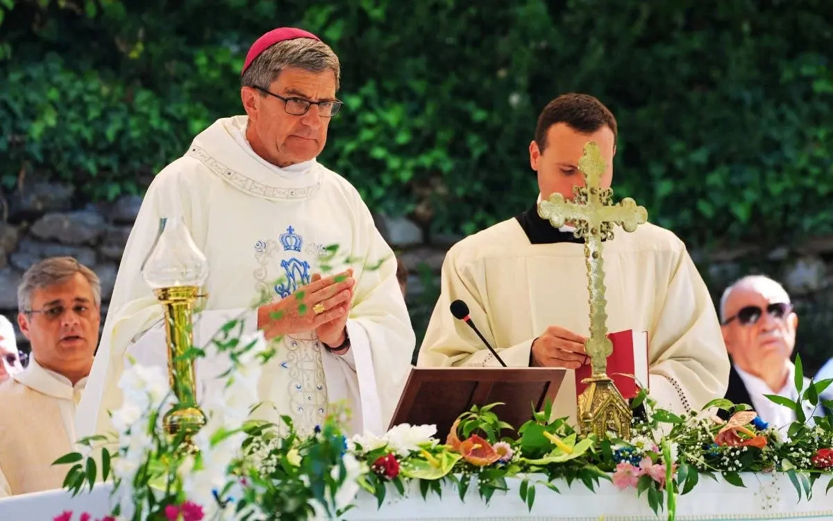 Christians from across world celebrate Feast of the Assumption in İzmir