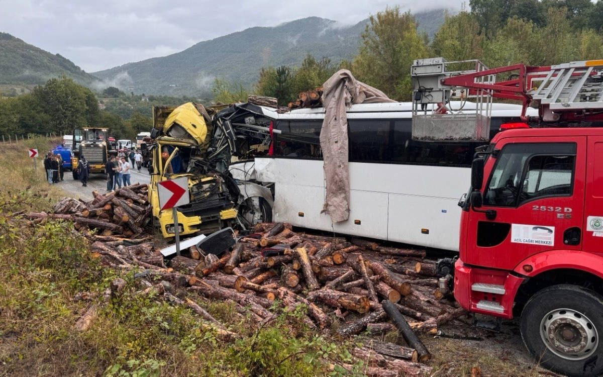 Zonguldak'ta kaza: 2 ölü, 23 yaralı