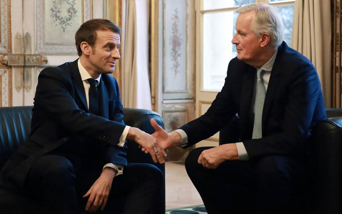 Fransa Cumhurbaşkanı Macron, merkez sağdan Michel Barnier'yi başbakan atadı