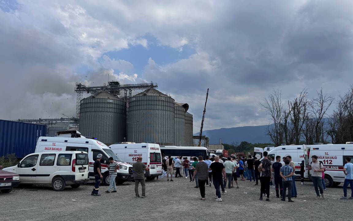 Hendek’te makarna fabrikasında patlama meydana geldi