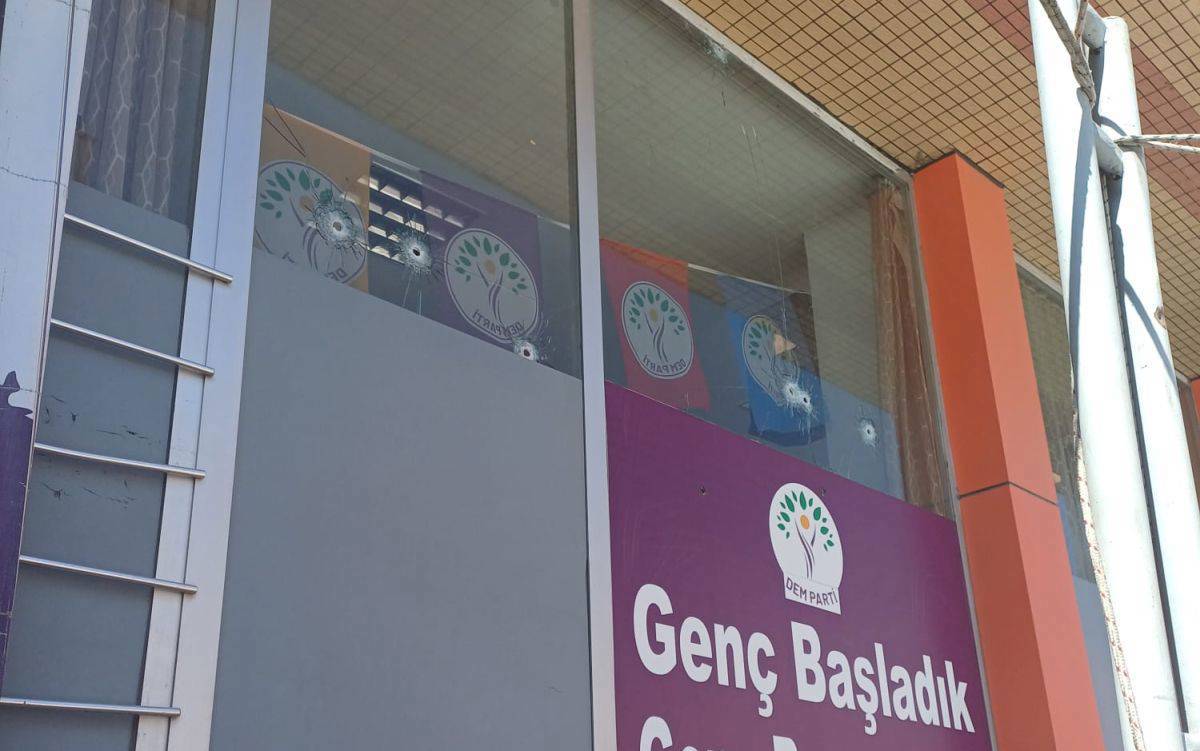 Pro-Kurdish DEM’s office in İstanbul targeted in armed attack