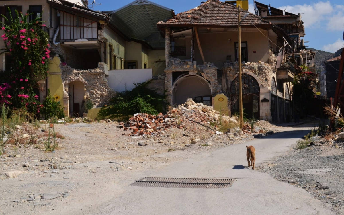 Deprem, değişen hayatlarla sürüyor