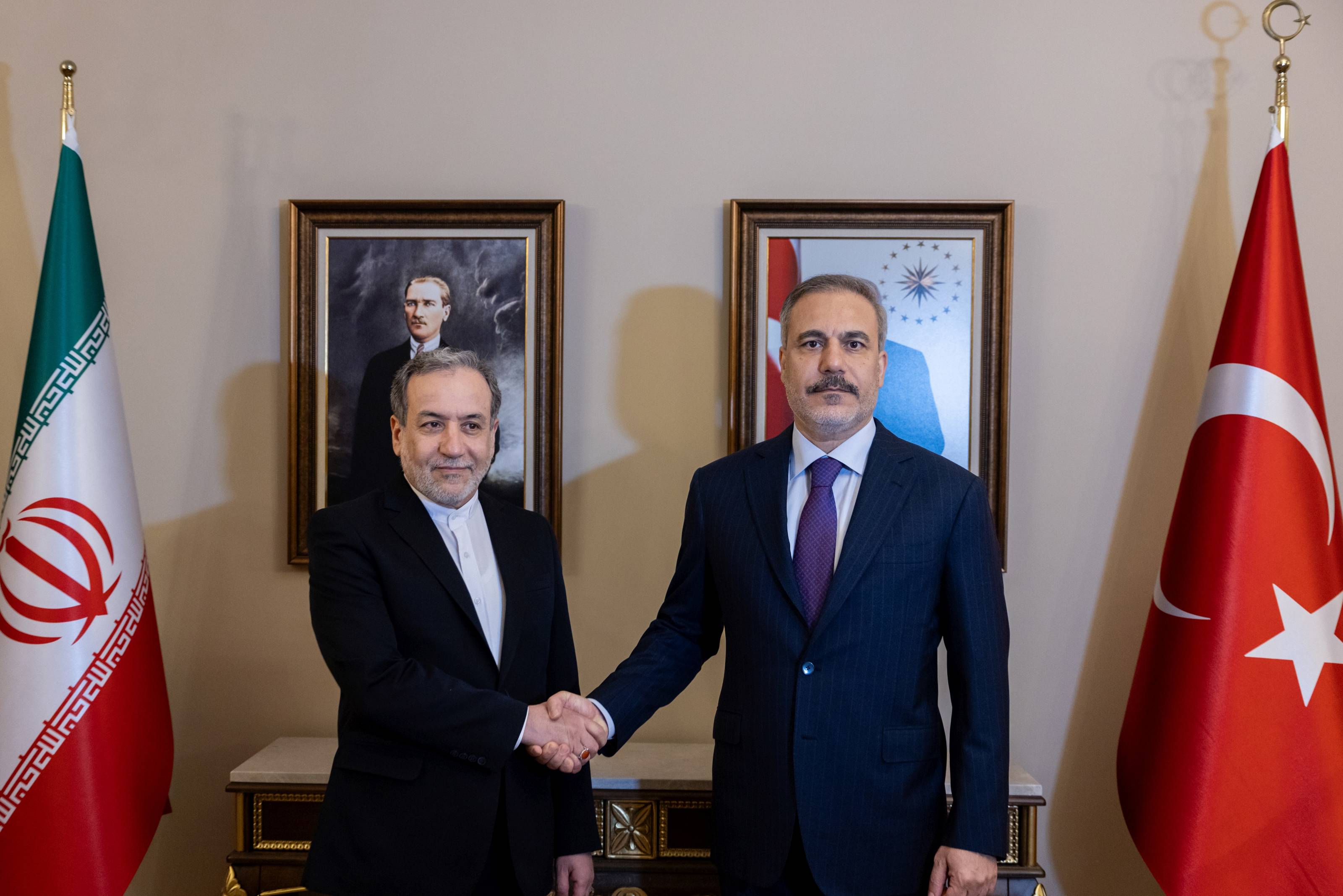 Turkey’s FM receives Hamas leaders, Iranian counterpart