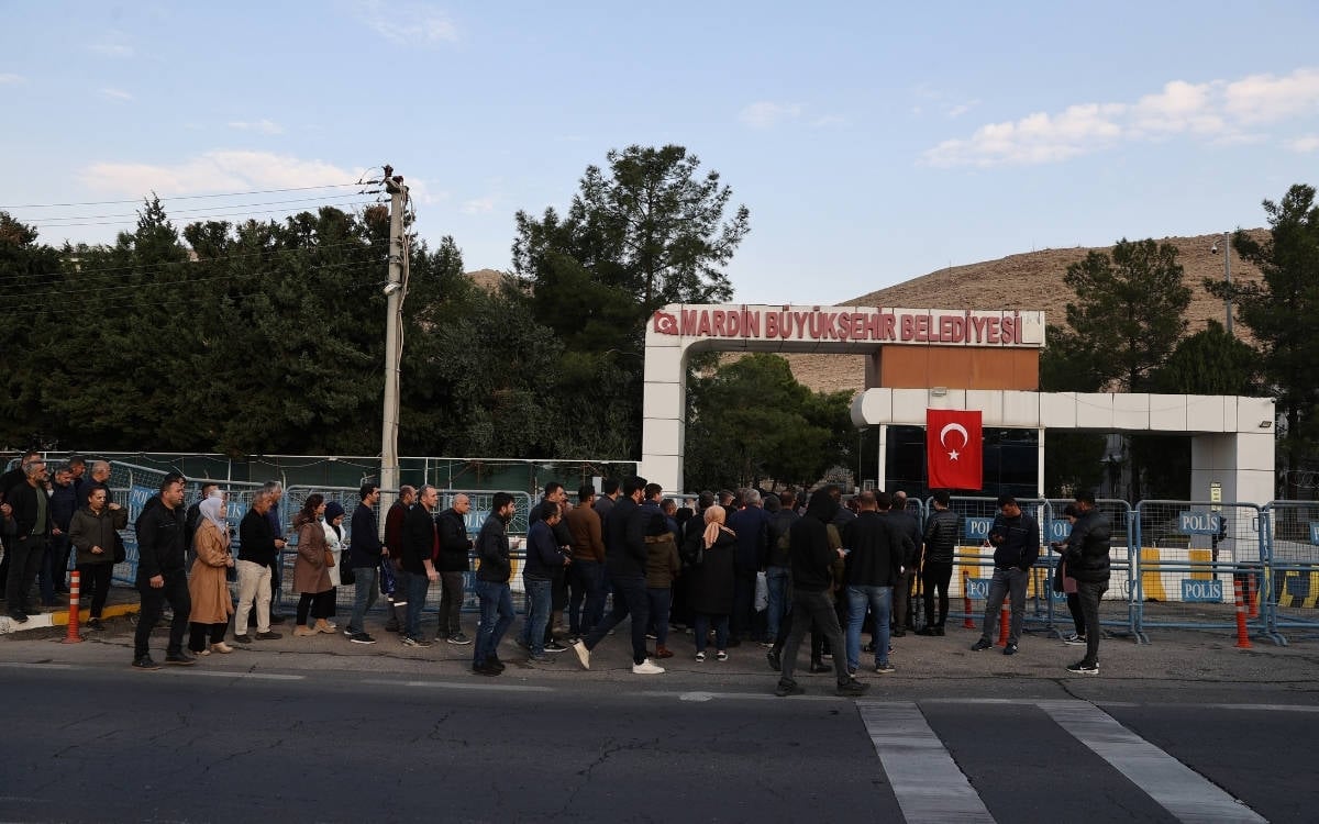 Mardin, Batman ve Halfeti Belediyelerine kayyım atandı