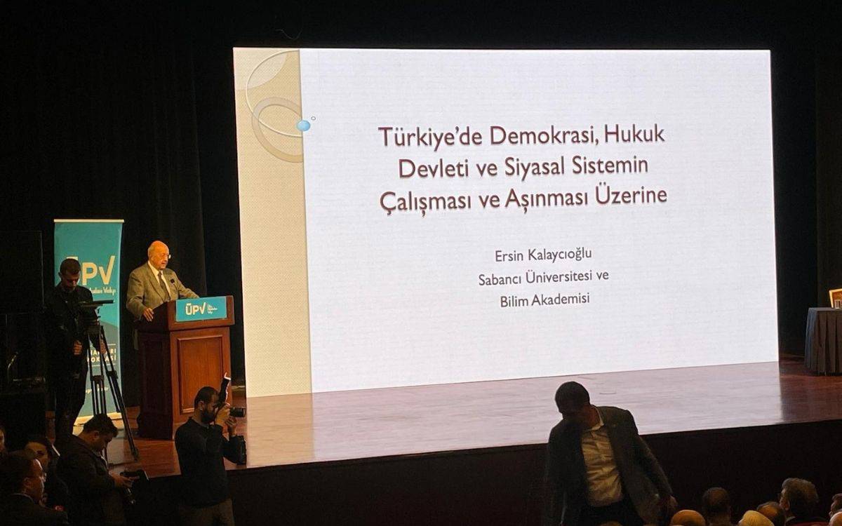 Türkiye'nin Demokrasi karnesi: Durdurun Dünyayı inecek var