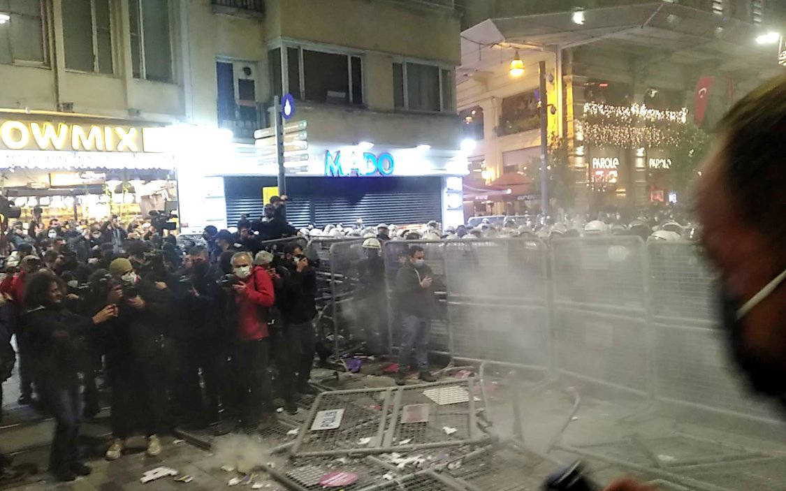 Gazeteciye polis şiddetine tazminat