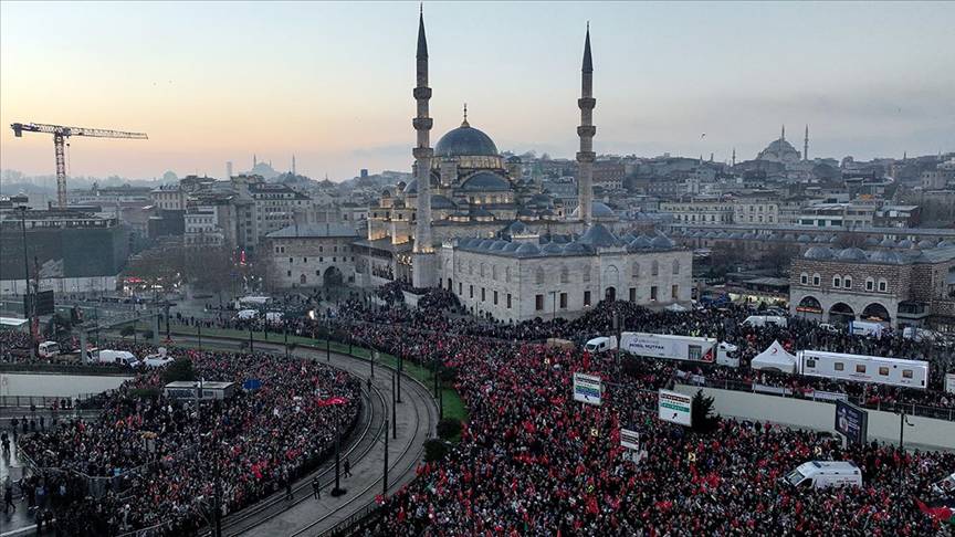 Bilal Erdoğan Filistin yürüyüşünde: Dünyanın uyuduğu bu sabah da biz uyanığız