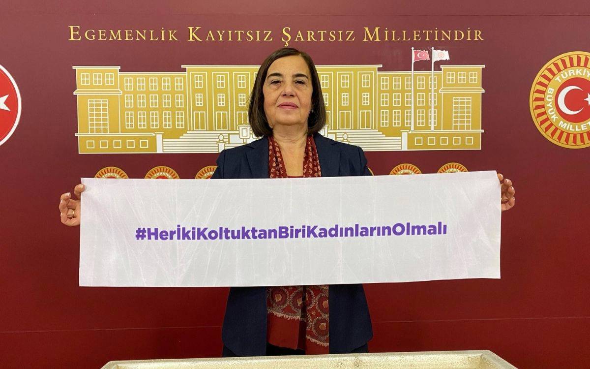 "Kadınlar seçme ve seçilme hakkını direnerek kazandı ancak temsil sorunu halen aşılmadı"