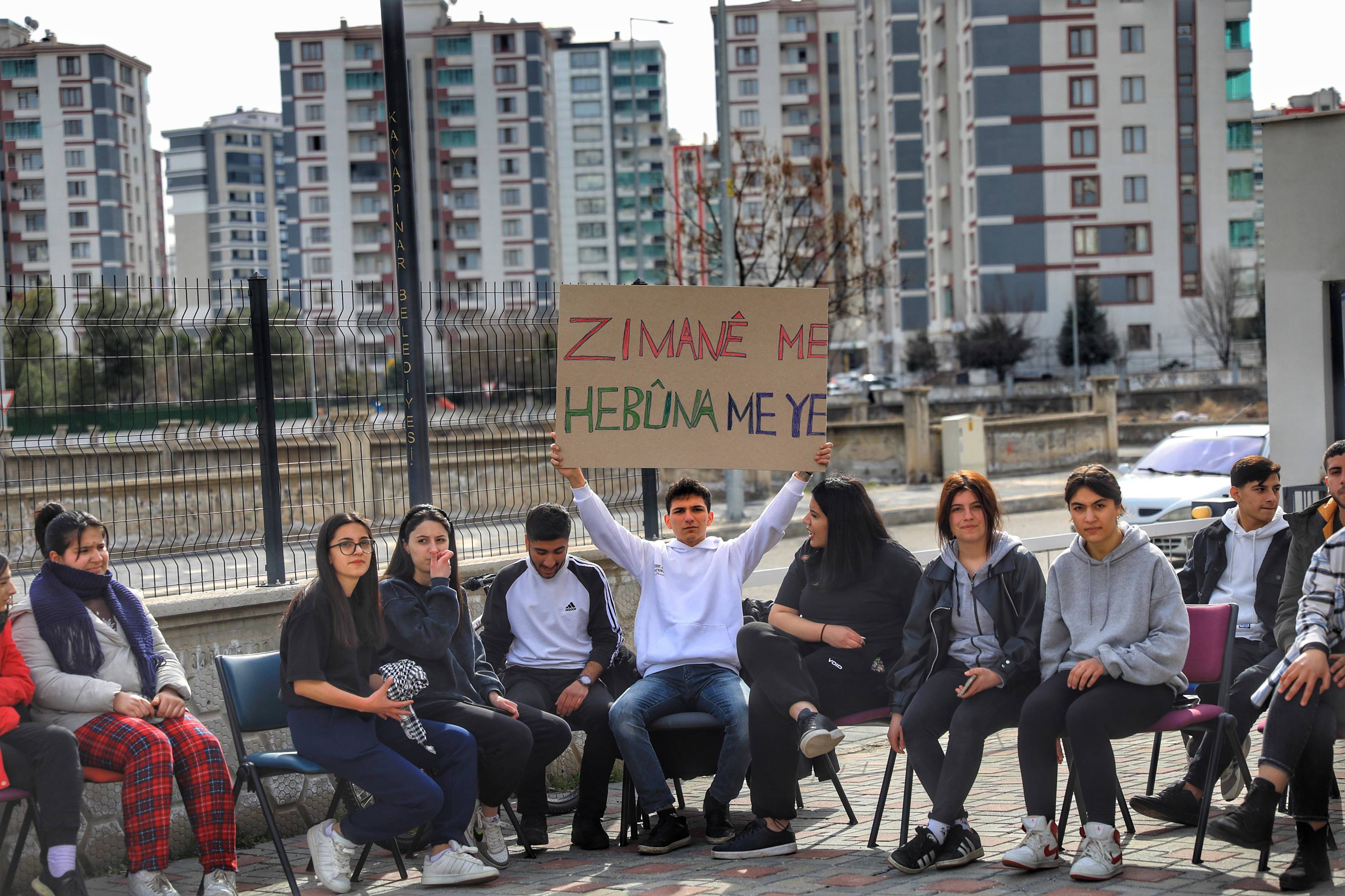 "Xwedîderketina li zimanê zikmakî xwedîderketina li dîrok, civak û çandê ye"