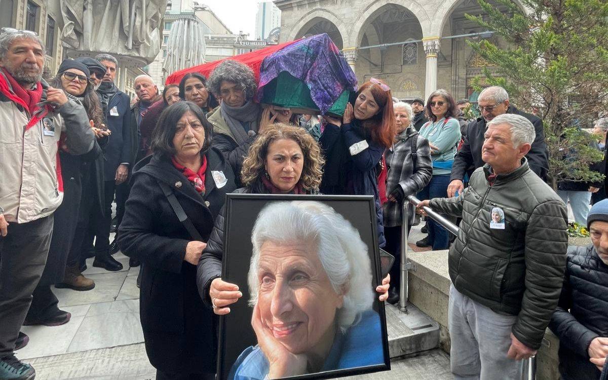 Sevim Belli, kadınların omuzlarında sonsuzluğa uğurlandı