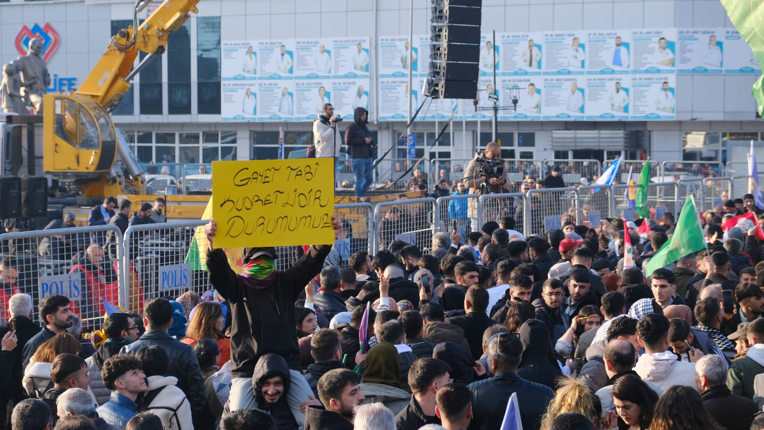 Öcalan’ın çağrısı: “Anne bahar mı geldi?”