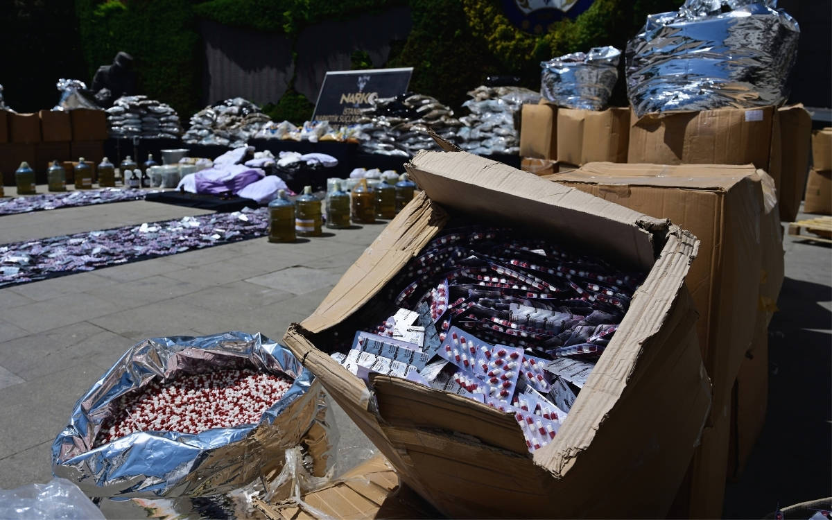 İstanbul'daki operasyonlarda 1 ton 52 kilo 380 gram uyuşturucu ele geçirildi