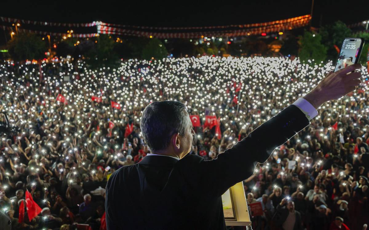 Özgür Özel: "Demokrasiyi bir kez daha kuracağız"