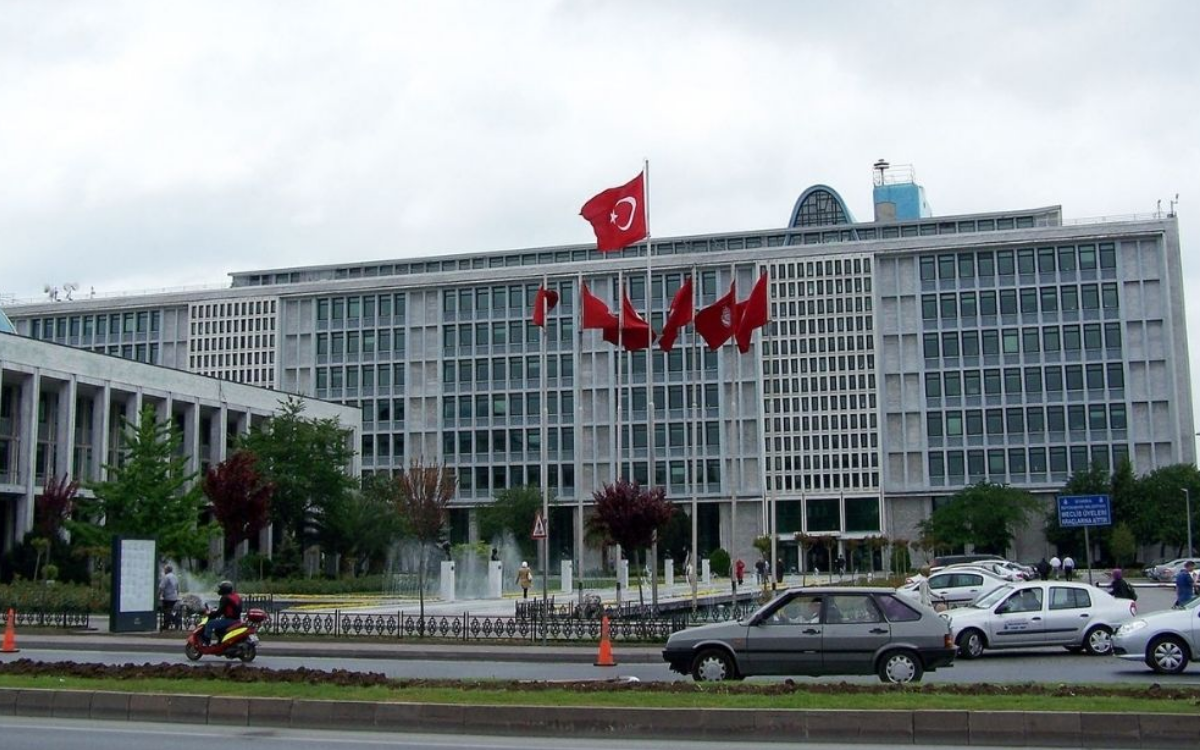 İBB soruşturmasında gözaltına alınan 45 kişi Adliyeye sevk edildi