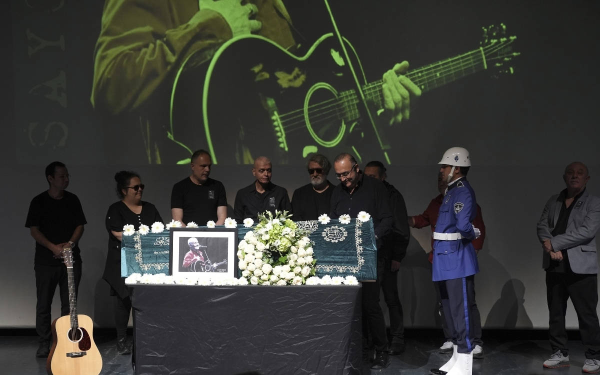 Hayatını kaybeden sanatçı İlhan Şeşen için tören