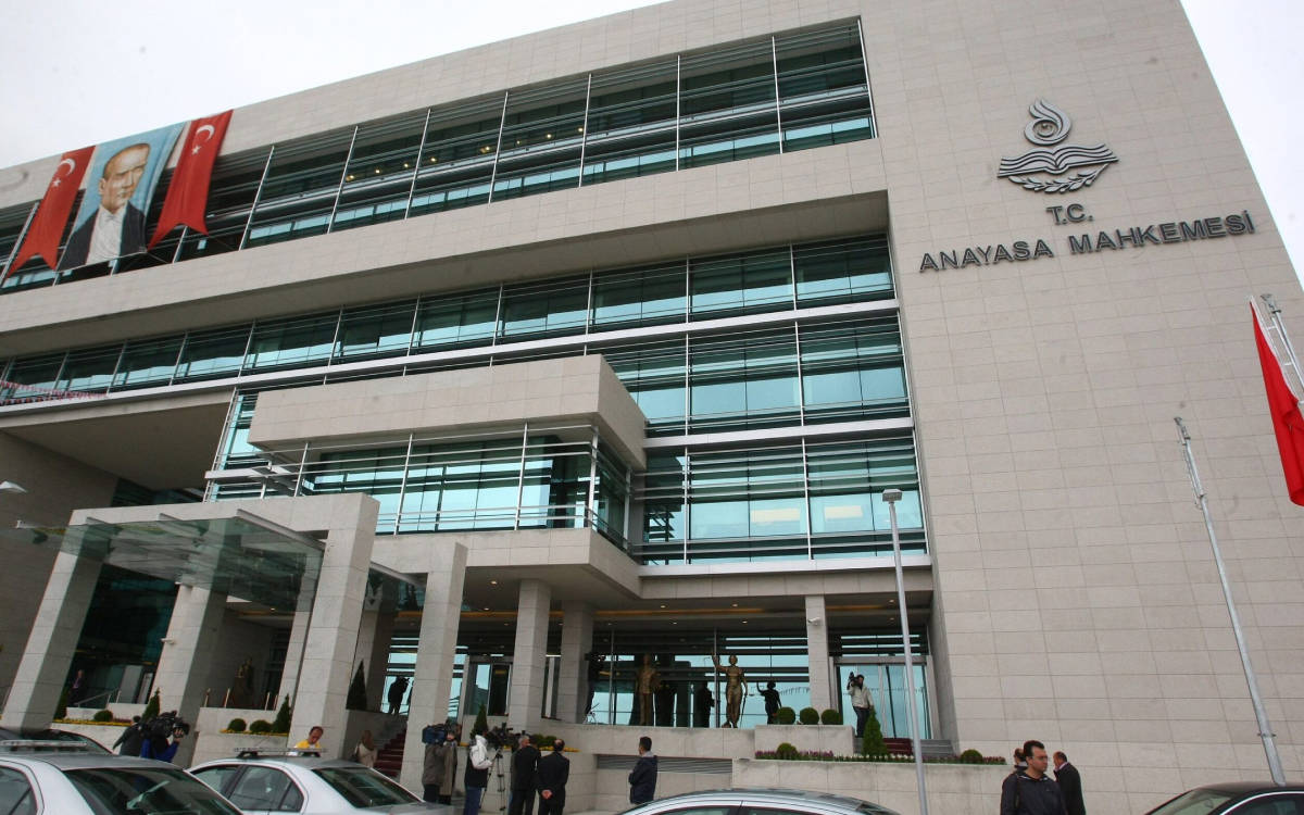 AYM, hakaret suçunun ön ödeme kapsamına alınmasına yönelik düzenlemeyi iptal etti