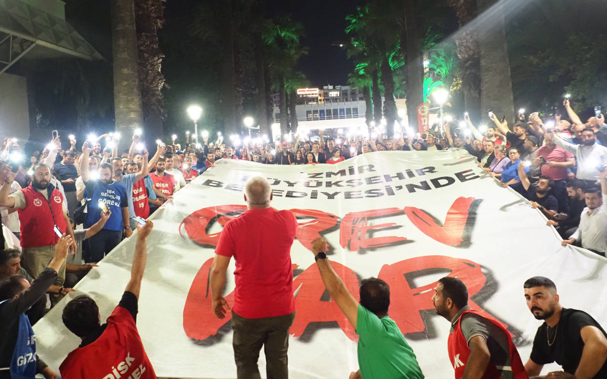 İzmir Büyükşehir Belediyesi’nde 23 bin işçi greve çıktı
