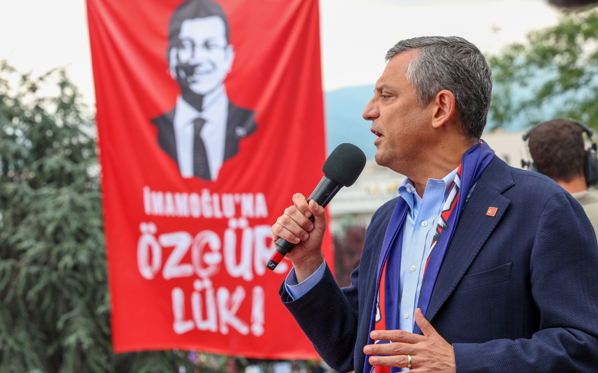 Özel'den Erdoğan'a: Artık Cumhurbaşkanı değil, cuntanın başıdır