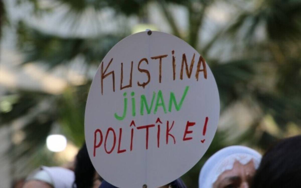 Li Rojhilatê di mehekê de herî kêm 10 jin hatin qetilkirin