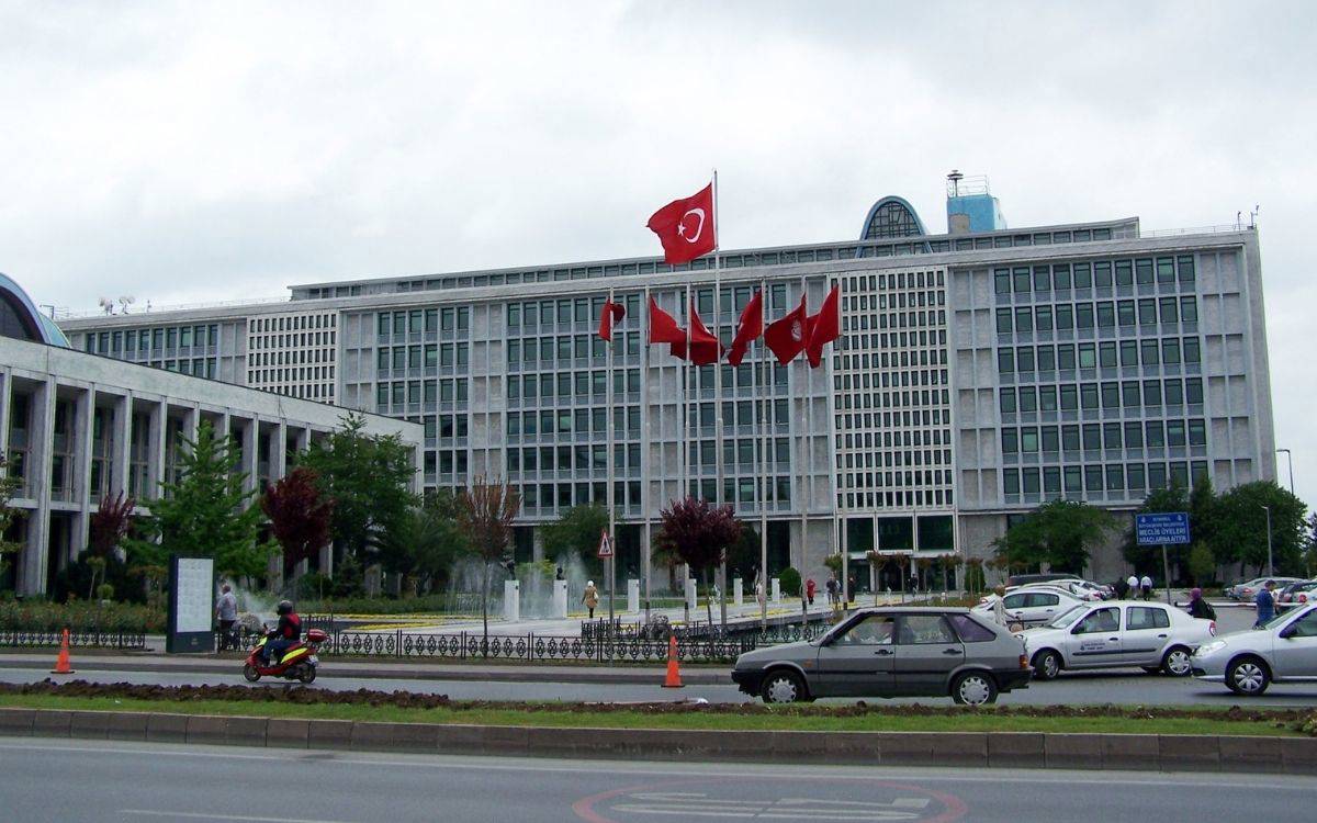 İBB 5 dalga operasyonu: Bir kişi tutuklandı, bir kişi serbest bırakıldı