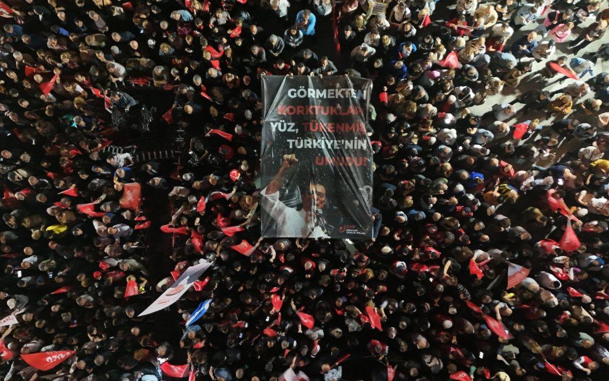 Tutuklu İmamoğlu doğum gününde Nazım Hikmet’in şiirini okudu