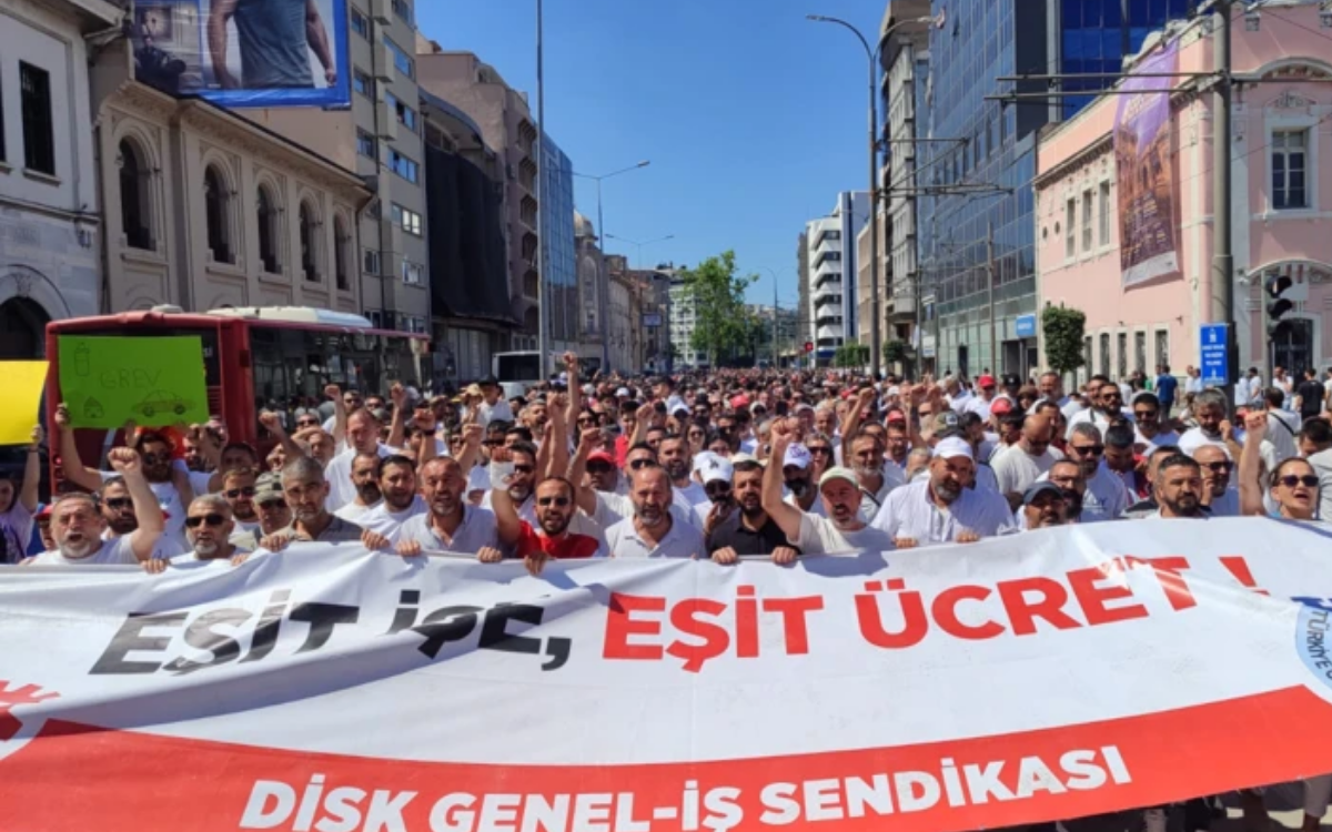 DEM Parti'den İzmir'deki greve destek: İşçilerin direnişlerinin yanındayız