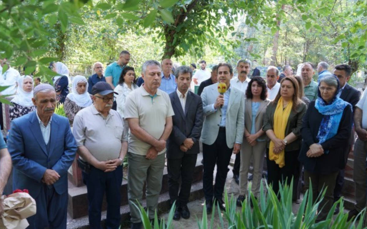 Vedat Aydin li ser gora xwe hat bibîranîn