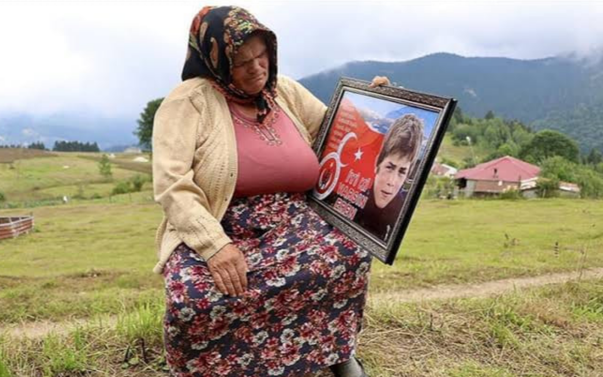 Bakırhan ile bayramlaşan Eren Bülbül’ün annesi: Artık anneler ağlamasın