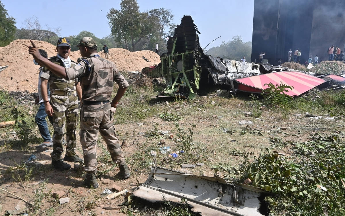 Hindistan uçak kazası: 242 kişinin tamamının hayatını kaybettiği düşünülüyor