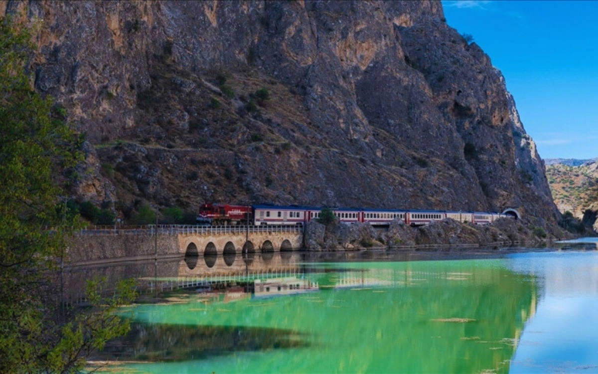 Turistik Karaelmas Ekspresi, yarın ilk seferine çıkacak