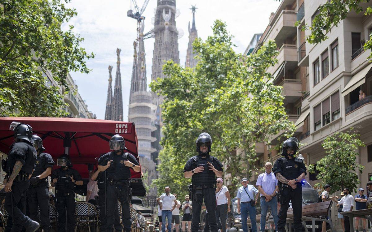 İspanya’da kitlesel turizm protesto edildi: Bizden çalıyor