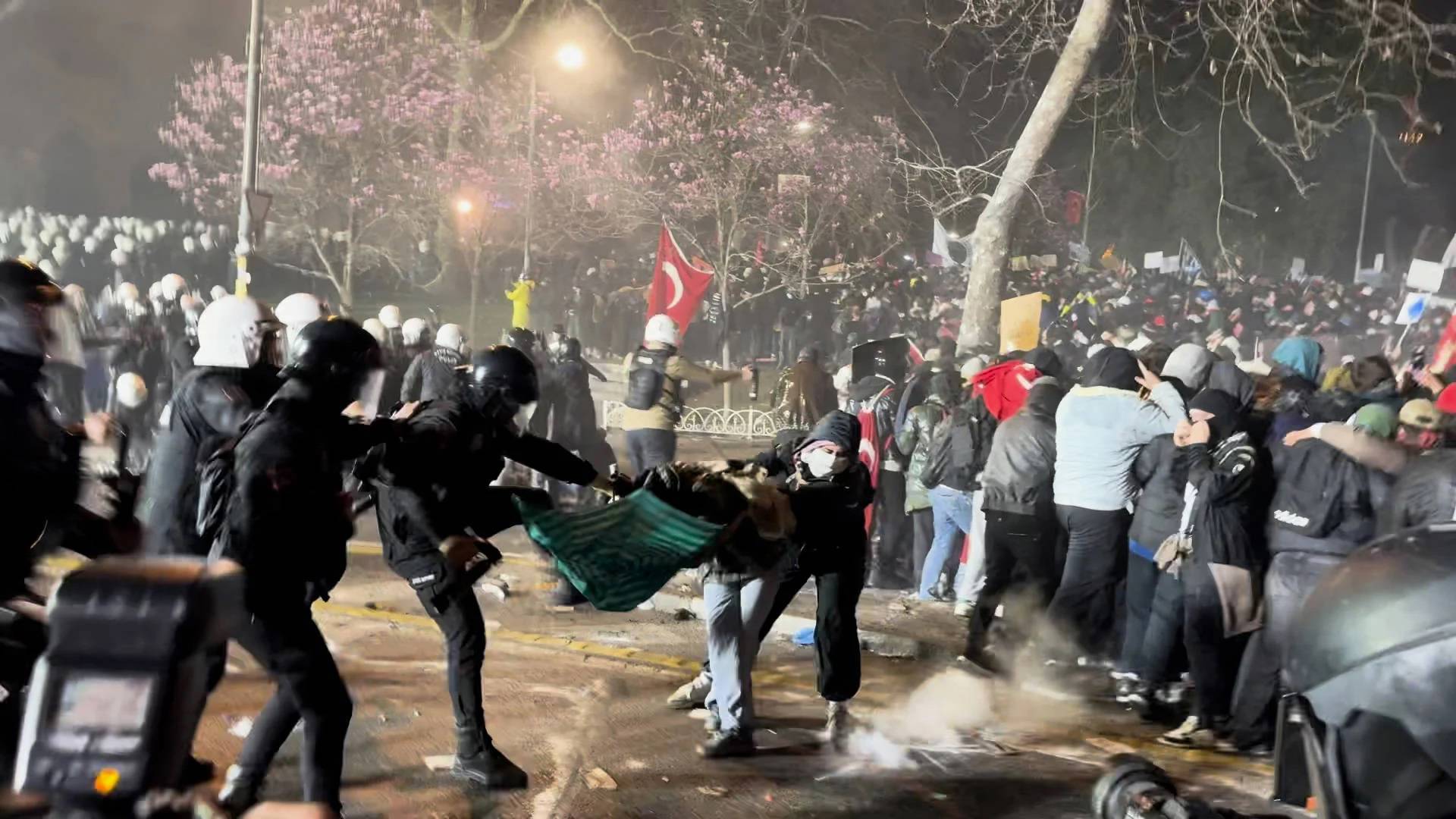 'Toplantı ve gösteri' hakkına 4 bin 379 soruşturma, binlerce hak ihlali