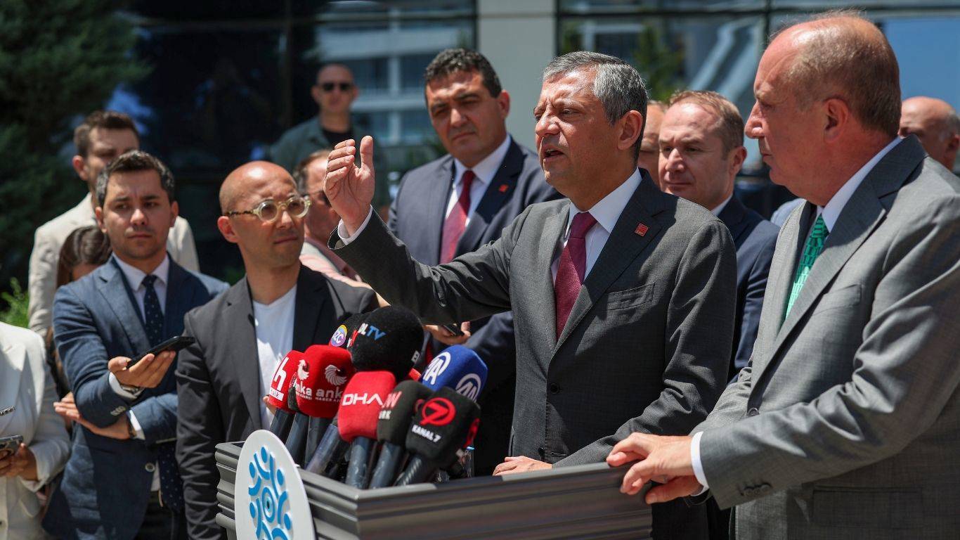 Özel’den Akın Gürlek yanıtı: Yalanlamaya çalışırken her şeyi doğruladılar