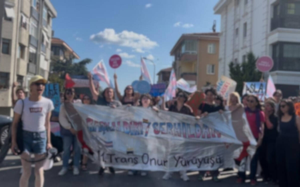 11. İstanbul Trans Onur Yürüyüşü'ne polis müdahalesi: En az 60 gözaltı