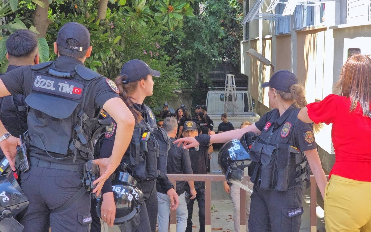 23. İstanbul Onur Yürüyüşü’nde gözaltına alınan 3 kişi tutuklandı