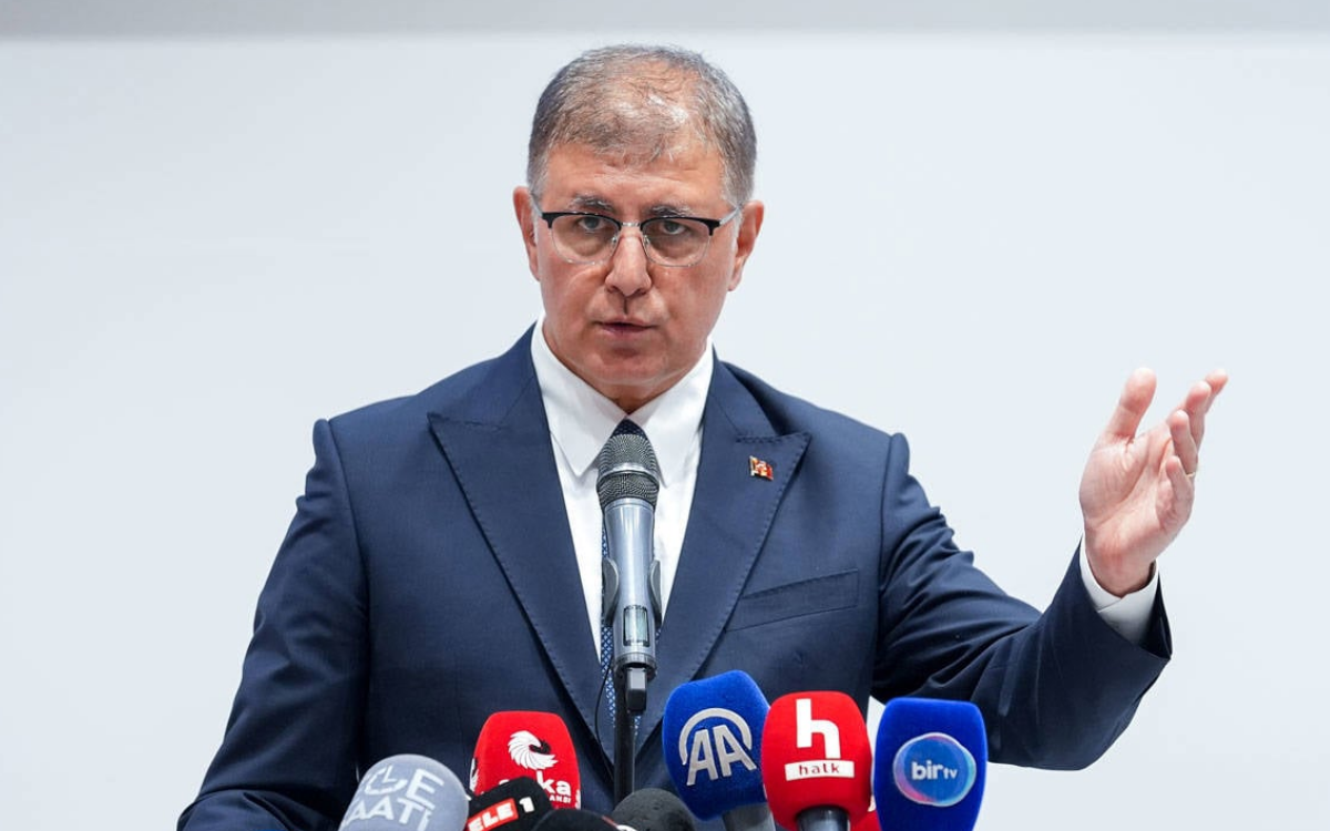 Cemil Tugay: İzmir operasyonu siyasi, CHP itibarsızlaştırılmak isteniyor