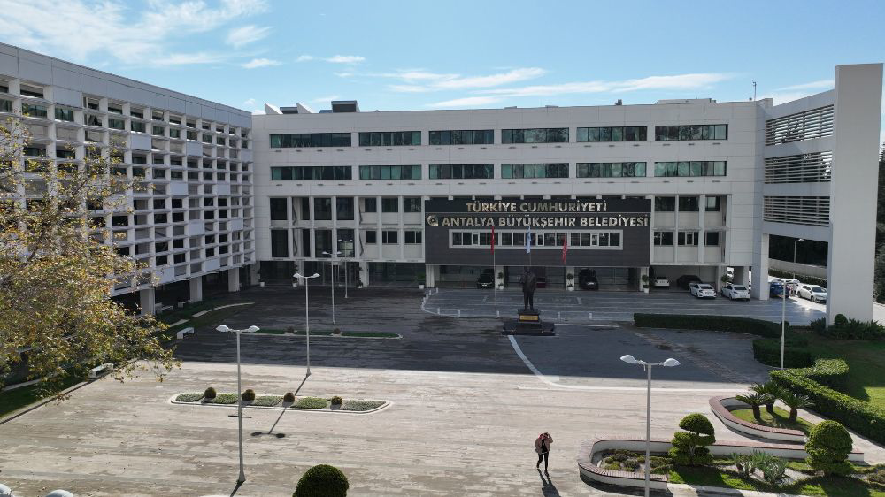 CHP'li üç belediye başkanına gözaltı