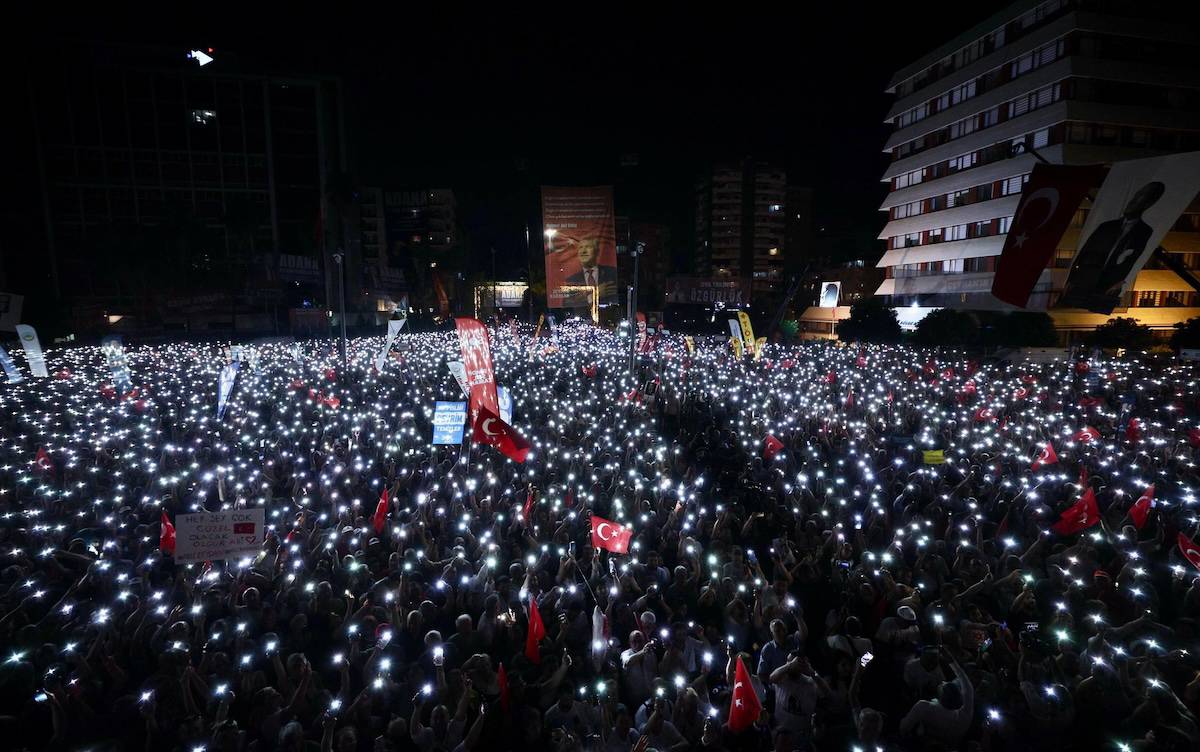 Özgür Özel Erdoğan'a Adana'dan meydan okudu. "Yüzde 29'la seni orada oturtmam"